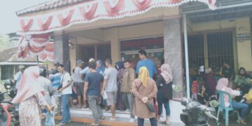 Pemdes Wiyong dan BPN Serahkan 436 Sertifikat Gratis kepada Masyarakat yang Ikut PTSL