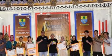 Anggota DPRD Kota Cirebon Apresiasi Acara Kecapi Idol 2025