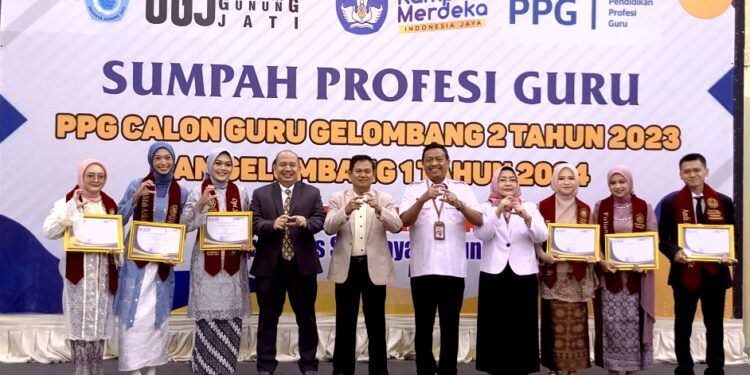 Fakultas Pendidikan dan Sains UGJ Gelar Sumpah Profesi Guru 
