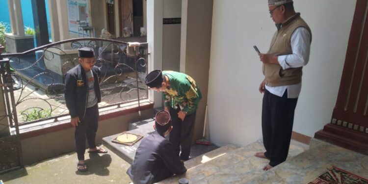Jelang Ramadhan, LFNU-PCNU Majalengka Kalibrasi Kiblat 7 Masjid di Sindang