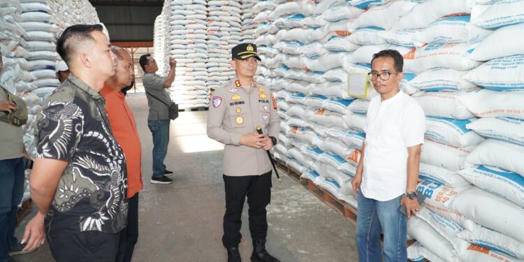 Bulog Cirebon Pastikan Stok Beras Aman hingga Tahun Depan