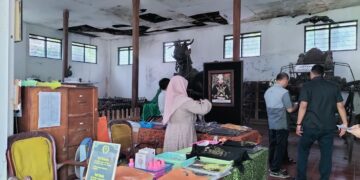 Benda Pusaka Keraton Kanoman Terancam Rusak