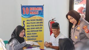 Polresta Cirebon Gelar Pengobatan Gratis di Desa Cipanas