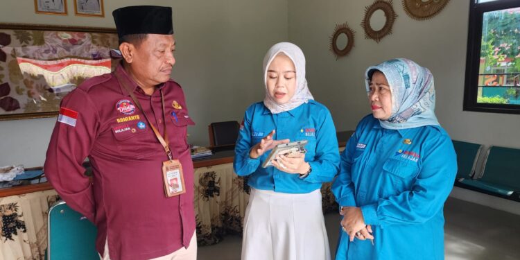 Tegas, Kadisdik Larang Siswa SMP Bawa HP ke Sekolah