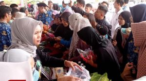 Warga Antusias Serbu Pasar Murah yang Digelar DKP3 Majalengka