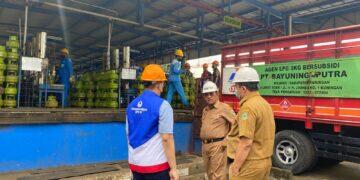 Pastikan Stok Aman Jelang Idul Fitri, Diskopdagperin Bareng Hiswana Migas Sidak SPPBE dan SPBU