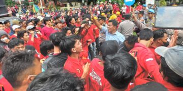 Di PHK Sepihak, Ribuan Buruh Ngadu ke Pemerintah