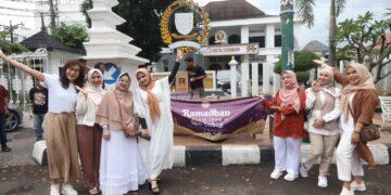 IKIAD Kota Cirebon Bagikan Ratusan Paket Makanan Buka Puasa