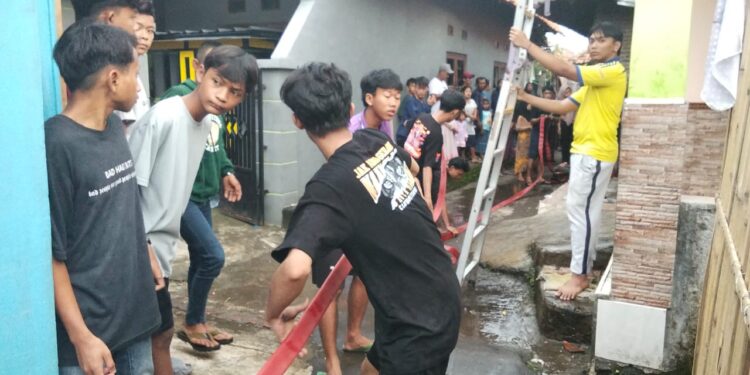 Jelang Berbuka Puasa, Rumah Ratna Dilalap Si Jago Merah