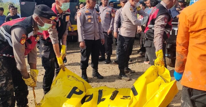 Setelah 4 Hari Pencarian, Wanita Muda Hanyut di Sungai Cikeuruh Ditemukan Tewas