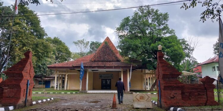 Gedung Pemuda Kondisinya Memprihatinkan