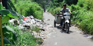 Pasca Lebaran, Gunungan Sampah Liar di Terowongan Tol Megu Semakin Melebar