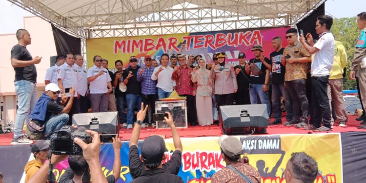 Pemkab Cirebon Hanya Perbaiki Tiga Ruas Jalan di Cirebon Timur