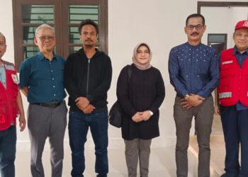 PMI Kabupaten Cirebon Salurkan Santunan pada Keluarga Anak Tenggelam di Sungai Buntet