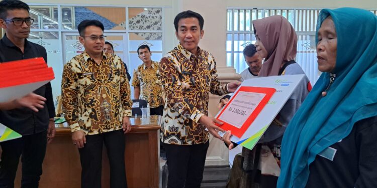 10 PMI Bermasalah Terima Santunan dari Pemkab Cirebon