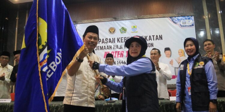 Jamaah Haji Asal Kota Cirebon Diberangkatkan