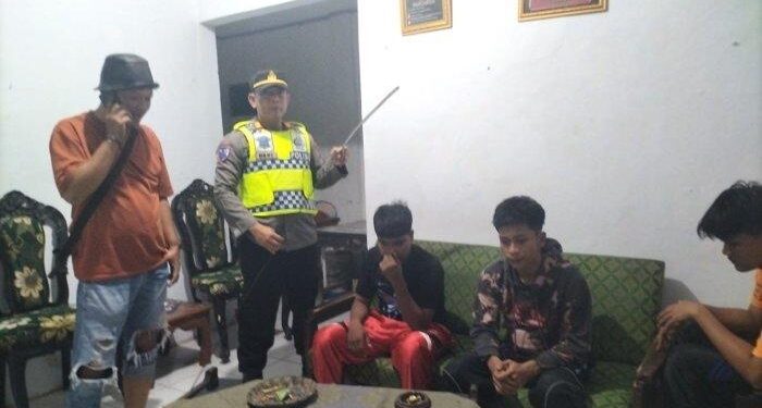 Acungkan Parang ke Warga, Gerombolan Bocah SMP di Indramayu Dibekuk Polisi