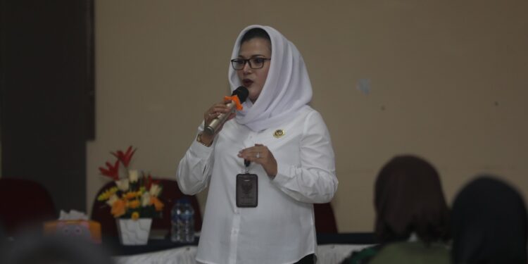 Ketua KPAID Cirebon Berikan Motivasi kepada Siswa di Barak Militer