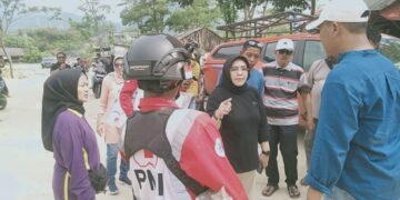 Korban Longsor Gunung Kuda Bertambah Jadi 14 Orang, PMI Kabupaten Cirebon Terjunkan Petugas dan Ambulan