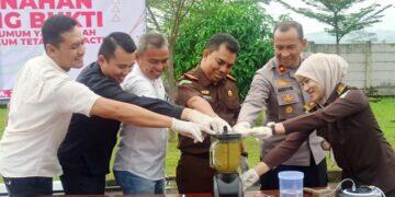 Kejari Majalengka Musnahkan Barang Bukti dari 53 Perkara