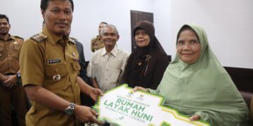 Pemkot Cirebon dan Baznas Salurkan Bantuan Rutilahu