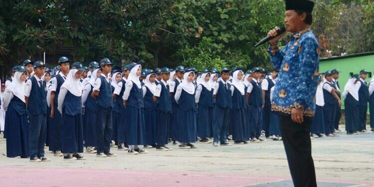 Forkopimda Kota Cirebon Pimpin Apel di SMP dan SMA