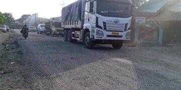 Jalan Provinsi yang Ambles di Jatitujuh Majalengka – Indramayu Mulai Diperbaiki