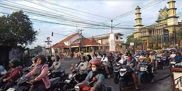 Pengadaan Bus Karyawan Solusi Urai Kemacetan di Ciledug