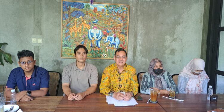 Ribuan Jiwa Gantungkan Hidup dari Usaha Tambang, Kuasa Hukum Sebut Abdul Karim Sudah Menaruh Kepedulian