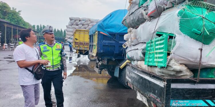 Polres Ciko dan Dishub Kota Cirebon Sosialisasikan Kendaraan ODOL