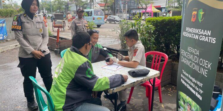 Polres Ciko Gelar Pemeriksaan Kesehatan Gratis untuk Pengemudi Ojek Online