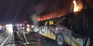 Bus Terbakar di Tol Kanci Pejagan, 5 Armada Damkar Dikerahkan