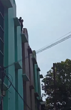 Dibujuk Orangtuanya, AO Batal Bunuh Diri