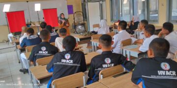 Perekaman KTP Pemula, Disdukcapil Kota Cirebon Jemput Bola ke Sekolah-sekolah