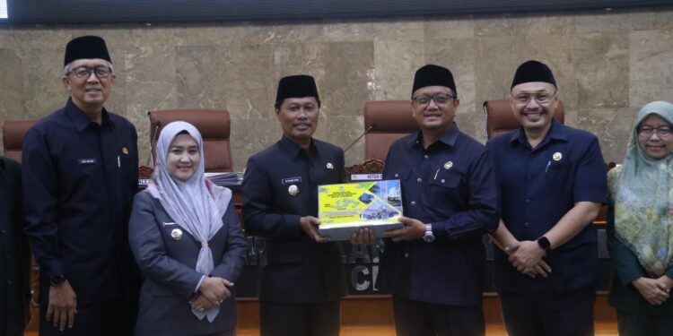 Dua Raperda Baru Disampaikan Pemkot Cirebon