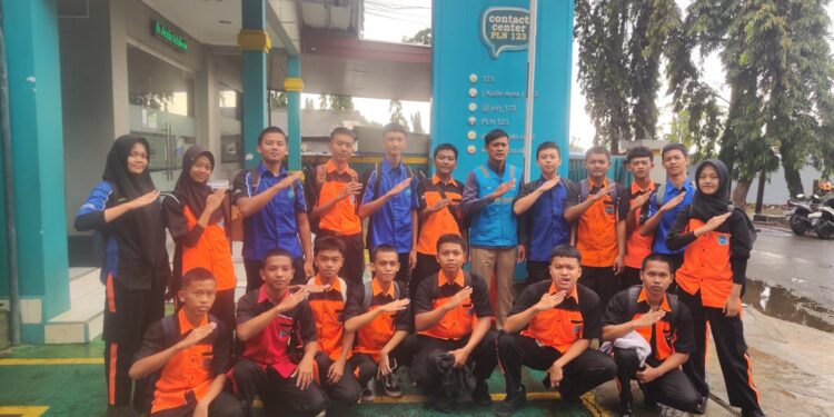 PLN ULP Kuningan Berikan Edukasi Ketenagalistrikan kepada Siswa SMKN 3 Kuningan