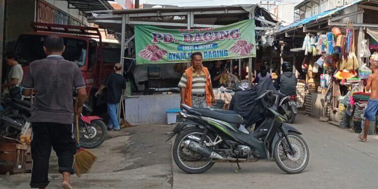Pengguna Jalan Minta Pasar Darurat Desa Jungjang Dibongkar