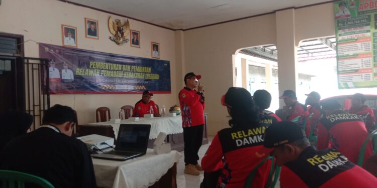 Disdamkarmat Kabupaten Cirebon Bentuk Relawan Damkar