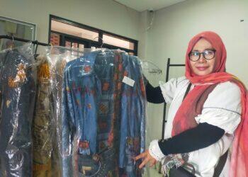 Ayank R Sambara, Pelopor Fashion Daur Ulang dari Majalengka 