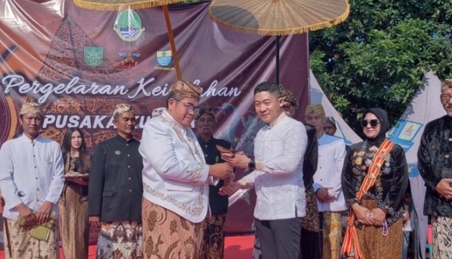 Pusaka Kulonan Jabar Istimewa, Pamerkan Ribuan Keris Nusantara dan Mancanegara 