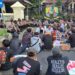 Tuntut Perbaikan Jalan Halimpu-Wangkelang, Warga Cirebon Selatan Demo Kantor Bupati Cirebon