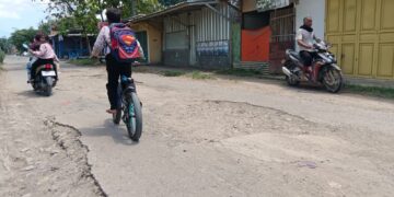 Kuwu Cangkuang Pertanyakan Perbaikan Jalan Babakan – Cibogo