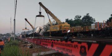 Evakuasi Argo Bromo Anggrek Selesai Dievakuasi, Lanjut Perbaikan Rel