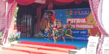 Lestarikan Warisan Budaya Cirebon, Festival Kreasi Seni Tari Tradisional Tingkat SMP Ditampilkan