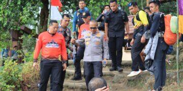Kapolda Jabar Puncaki Gunung Ciremai, Turun Lewat Jalur Apuy Majalengka