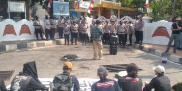 Aksi Demo Pencemaran TPA Kopiluhur Gagal Bertemu dengan Wali Kota Cirebon 