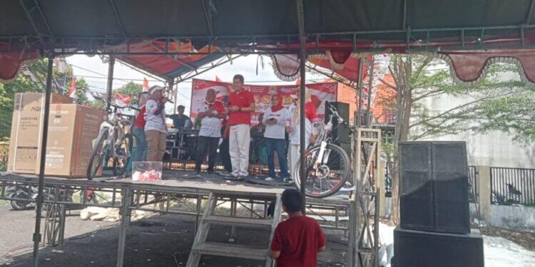 Ratusan Masyarakat Plumbon Antusias Ikuti Jalan Sehat Spesial HUT Ke-80 RI