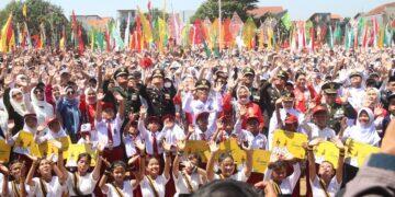Wali Kota Cirebon Kagum oleh Tari Kolosal dari Ribuan Pelajar
