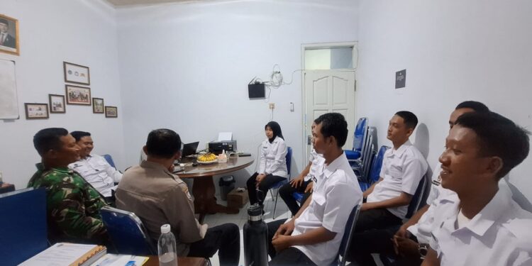 Babinsa dan Bhabinkamtibmas Sunyaragi Gelar Binkomsos Bahas Persiapan Operasional Dapur MBG