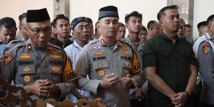 Polres Ciko Gelar Salat Gaib untuk Pengemudi Ojol yang Meninggal dalam Peristiwa Unjuk Rasa
